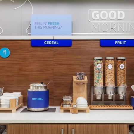 Holiday Inn Express & Suites Okemos - University Area By Ihg Exteriör bild