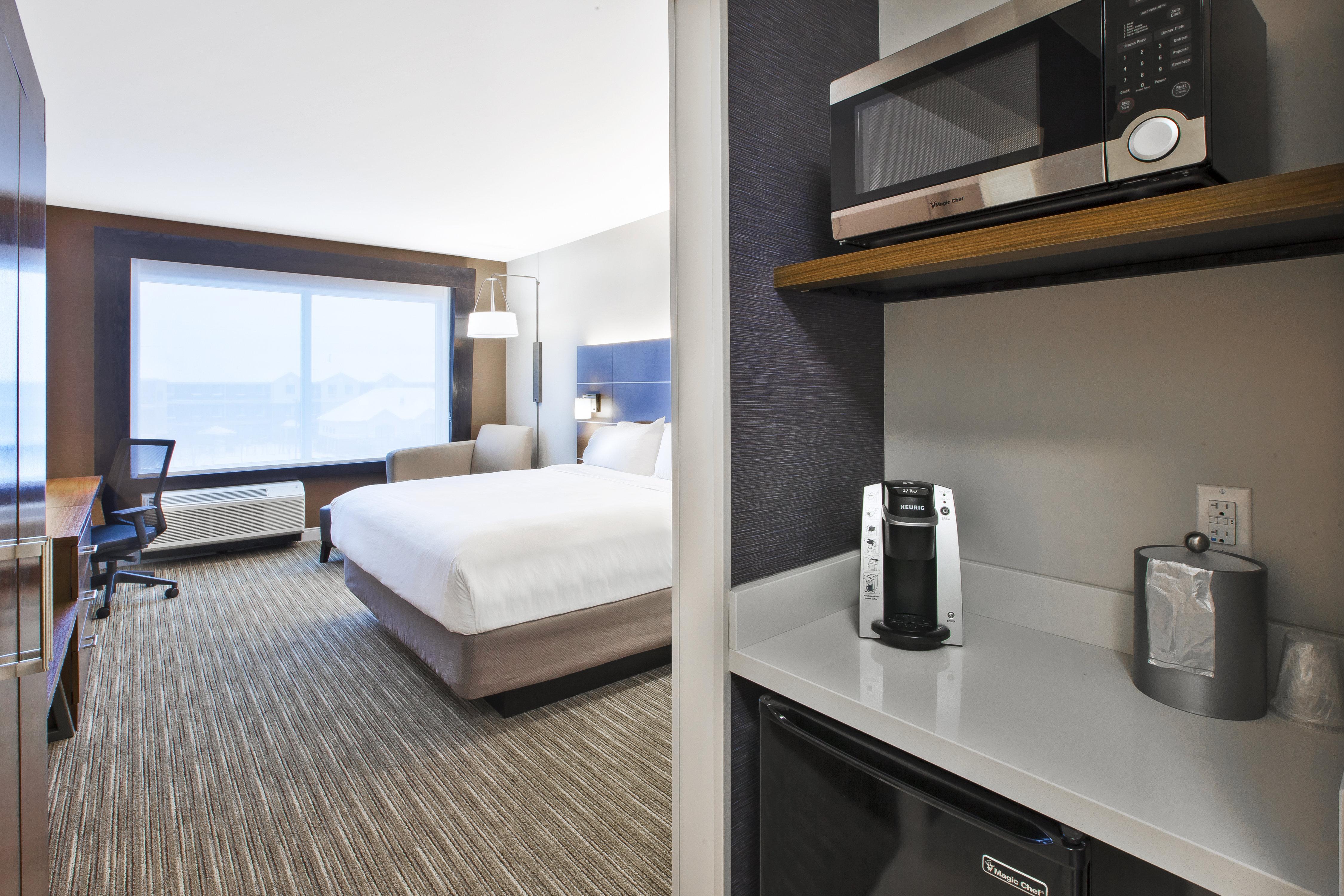 Holiday Inn Express & Suites Okemos - University Area By Ihg Exteriör bild