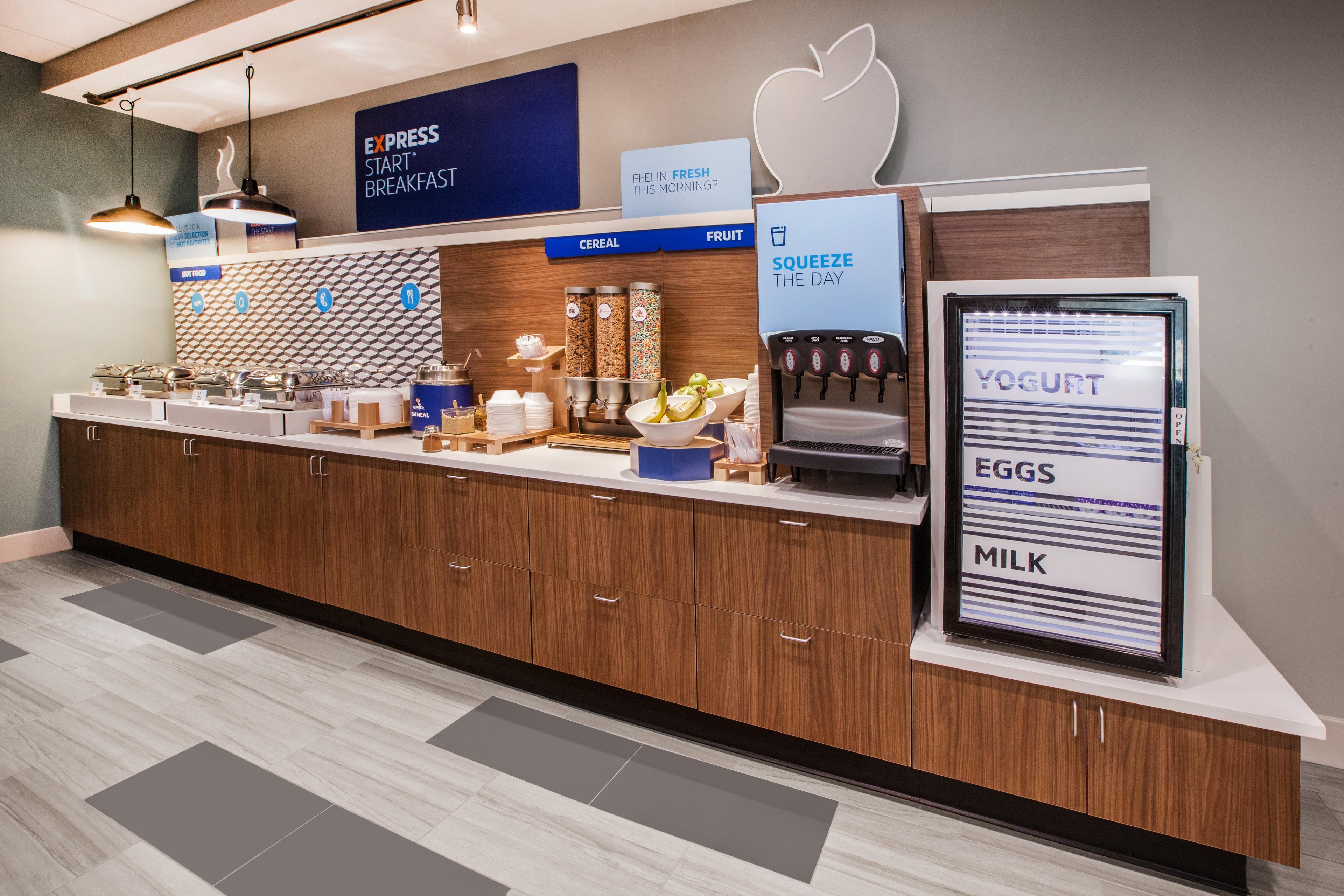 Holiday Inn Express & Suites Okemos - University Area By Ihg Exteriör bild